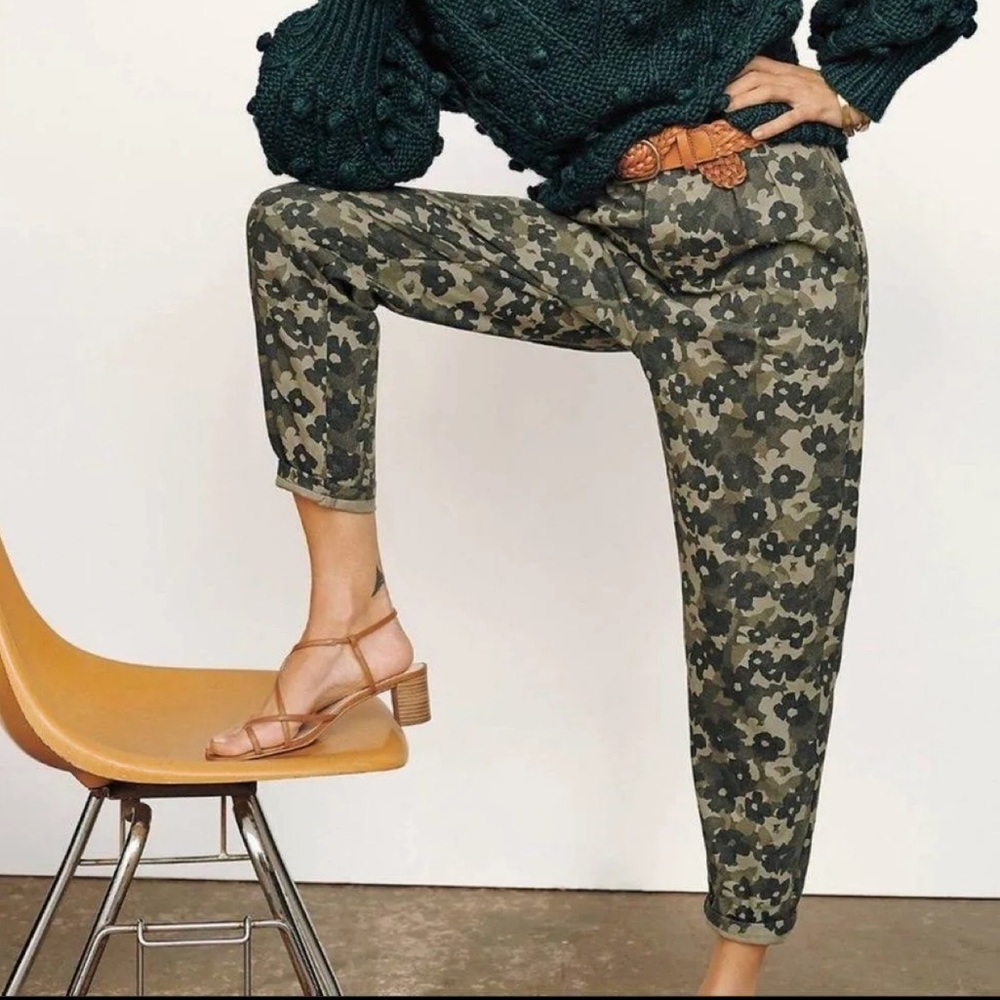 Anthropologie Amadi camo wide leg tapered leg jogger